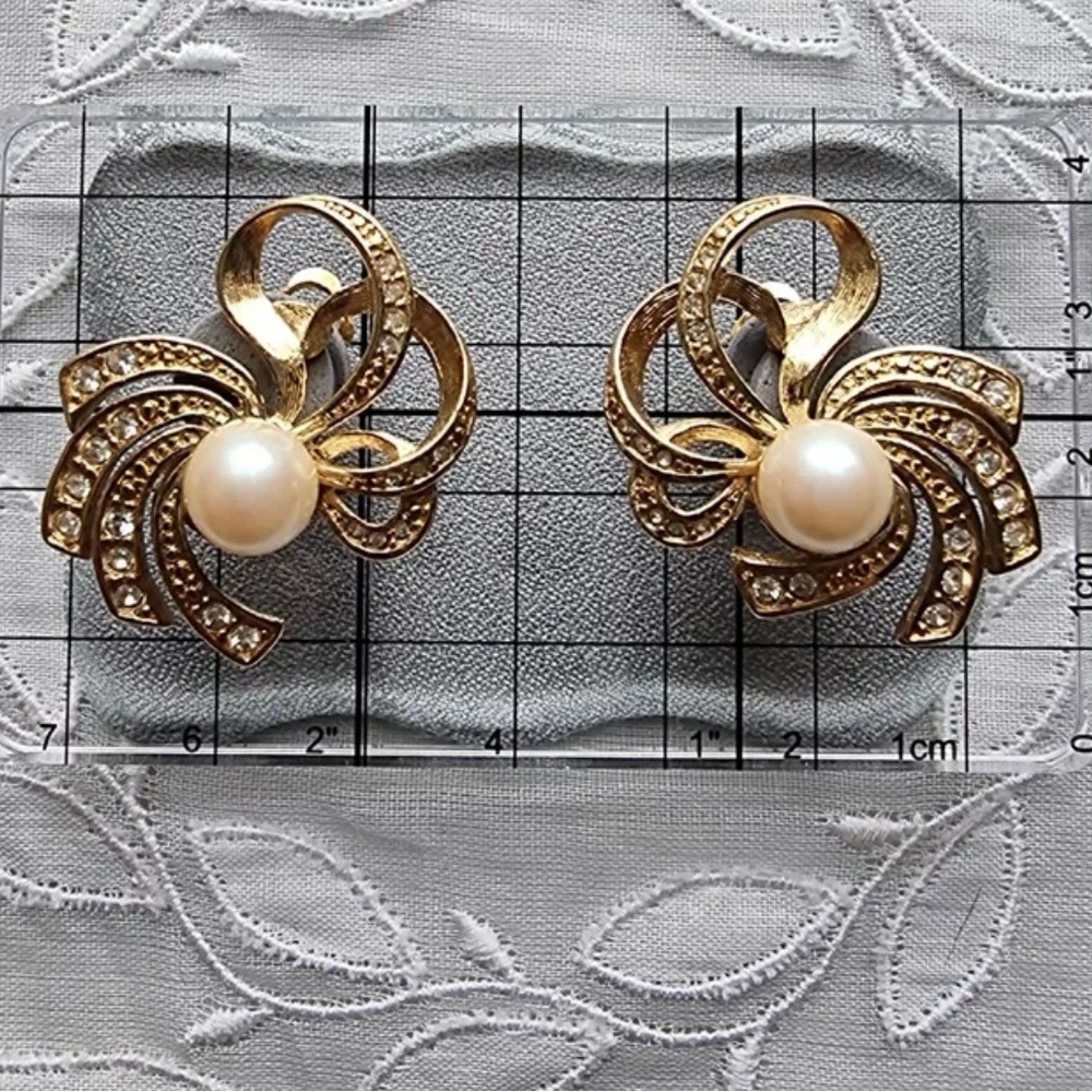 Vintage Richelieu Gold Tone and Pearl Swirl Earrings